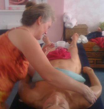 Hawaiian Lomi Lomi massage by Carrie Thomas of Touchwood.